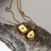 Europa y Estados Unidos acero inoxidable transfronterizo oro de 18 quilates sólido etiqueta pequeña incrustada colgante de circón cadena de clavícula simple collar apilado