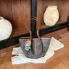 Bolso vintage transfronterizo para mujer, gran capacidad, nuevo modelo 2026, diseño de nicho, bolso de hombro elegante para el trabajo y los desplazamientos, bolso tote