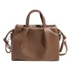 Bolsa Tote Plissada Versátil e Suave para Carregar na Mão para Mulheres 2025 Início do Outono Grande Capacidade Bolsa de Ombro Único Transversal de Luxo