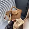Bolso de Mano, Bolso Tote Pequeño, Bolso Retro de Color Café de Alta Gama para Viajar, Nuevo Bolso Cruzado de Hombro Único con Diseño de Nicho para Mujer
