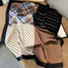 Bufanda de Seda Simple, Elegante y a la Moda, Lujo Ligero de Alta Gama, Versátil Pañuelo Cuadrado 100% Seda de Morera, Regalo de Vacaciones para Mujeres, Accesorio