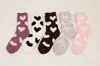Calcetines Personalizados de Coral Fleece para Invierno, Engrosados a Mitad con Fleece para Calidez y Protección contra el Frío, Calcetines para Dormir en Casa con Puntos de Corazón, Calcetines de Media Pantorrilla para Mujer