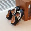 Zapatos de Cuero de Moda Versátiles Estilo Mori Girl para Niñas 2025 Primavera/Otoño Nuevos Suela Suave Zapatos de Princesa para Niños Pequeños Zapatos Individuales Lolita Modernos