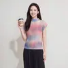 Camiseta Estampada em Gradiente de Cor de Manga Curta Miyake para Mulheres, Verão Tamanho Grande Solta Emagrecimento Gola Meia-Alta Top, Atacado em Estoque