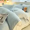 Conjunto de Quatro Peças de Veludo Jacquard Espessado para Cama Veludo Leite Inverno Forrado com Lã Capa de Edredom de Veludo Coral Lençóis Conjunto de Três Peças para Dormitório de Estudante