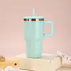 Taza de coche creativa transfronteriza de 20 oz con asa, taza aislada al vacío de acero inoxidable 304, taza portátil para exteriores con pajilla para uso en coche