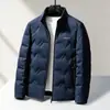 Chaqueta acolchada de algodón y plumón para hombre de mediana edad, engrosada para invierno, estilo de negocios para padre, disponible para compra al por mayor