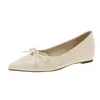 Nuevos Zapatos de Tacón Alto Apuntados de Charol con Lazo Nude Otoño 2026, Elegantes y Versátiles, Crean un Look con Estilo y Hacen que los Pies Parezcan Más Pequeños