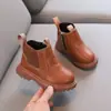 Botines cortos de moda para niños con forro polar de invierno, estilo británico, botines de moda con cremallera lateral para niños, estilo Martin, botas de moda de suela blanda para niñas