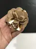 Grampo de Cabelo Flor de Veludo Fino de Alta Qualidade 7cm, Pingente de Flor para Bolsa, Broche Versátil de Pelúcia