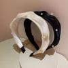 Corea del Sur moda accesorios para el cabello diseño de textura plisada mercerizada ligera diadema de borde ancho de perlas temperamento alto diadema superior de cráneo