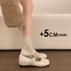 Sapatos Mary Jane Femininos de Novo Estilo com Aumento Oculto de Altura, Laço Prateado, Boca Rasa, Sola Macia, Sapatos Pequenos de Couro, Novos Sapatos da Moda de Primavera