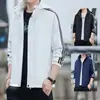 Chaqueta deportiva de estilo americano de moda con tres rayas y capucha para hombres y adolescentes, cárdigan cortavientos casual versátil