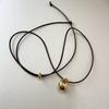 Collar Minimalista Estilo Frío Superficie Metálica Brillante Cuerda de Cuero Forma de Gota de Agua Alta Conservación del Color Cadena de Lana Otoño e Invierno Collar Versátil para Mujer