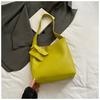 2025 Nova Bolsa Balde Casual para Deslocamento de Grande Capacidade Bolsa Feminina Simples e Leve Bolsa de Ombro Moderna Versátil e Tendência