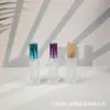 Al por mayor en stock Botella dispensadora portátil de 10 ml con tapa de rosca Botella de presión de pequeña capacidad Botella pulverizadora Material blanco fino Botella de vidrio