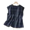 Top de Verão Soltinho Plus Size de Algodão e Linho com Gola Franzida, Ombro Plissado, Sem Mangas, Botão nas Costas, Estilo Retro Artístico, Camiseta Xadrez
