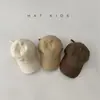 Gorra para Niños Bordada con Letra Estilo Extranjero Color Sólido Sombrero de Sol Moderna para Niños Bebé Ropa de Exterior Gorra de Béisbol