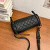 Bolso Cilíndrico Acolchado de Diseño de Nicho 2026 Otoño Nuevo Elegante Moda Versátil Simple Casual Bolso de Hombro Cruzado