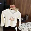 Camiseta de Niña para Primavera y Otoño, Ropa Elegante para Bebés, Marca Trendy Personalizada para Niños, Camiseta Base con Lunares, Oso de Dibujos Animados, Lazo de Encaje