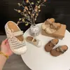 2026 Novas Sandálias Birkenstock de Verão Pérola Antiderrapantes de Bico Fechado com Solas Grossas e Malha Respirável para Mulheres