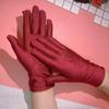 Luvas Finas de Elastano para Primavera e Verão Alta Elasticidade Bordadas Femininas Proteção Solar Decoração Joia Luvas de Equitação Direção Etiqueta Brancas