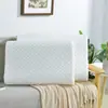 Directo del FabricanteAlmohada de Espuma Viscoelástica Almohada de Soporte Cervical de Rebote Lento Grupo de Compra Regalo Entrega Almohada de Masaje