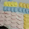 Venta al por mayor transfronteriza Nuevo Molde de Hielo para Paletas de Helado de Dibujos Animados de Grado Alimenticio con Tapa, Herramienta de Molde de Helado de Silicona de 4 Piezas