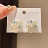 Brillo de Perla Floral~Pendientes de Botón de Flor de Cristal de Zirconia y Perla de Lujo Ligero, Pendientes Suaves y Versátiles, Accesorios de Oreja Frescos y de Alta Gama