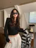 Moda Retrô Americana Tricô com Capuz da Moda para Mulheres no Outono Ajuste ao Corpo Curto com Tops Tendência de Mangas Longas