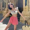 Traje de baño bikini de dos piezas con cerezas, estilo ins, impresionante, sexy y sofisticado, traje de baño con falda de cuadros rojos para la playa