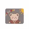 Urso Fofo de Gravata Mouse Pad Portátil com Base Adesiva Antiderrapante, Alto Valor Estético, Pad de Computador Pequeno para Estudantes e Uso no Escritório
