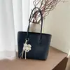Bolso Retro de Gran Capacidad Transfronterizo para Mujer Verano 2026 Nicho Versátil Bolso Tote para Viajes Cotidianos Bolso de Hombro de Moda de Gama Alta