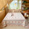 2026 Nuevo Estilo Terciopelo de Leche Acolchado Encaje Cubre Cama Falda de Cama Juego de Tres Piezas Sábana Cama Aireado Doble Capa Gasa Encaje Cubre Cama Individual