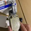 Novos produtos originais genuínos Chave fim de curso de segurança Omron D4B-2115N D4B-4116N D4B-2116N