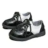 Sapatos Infantis de Couro Primavera e Outono Estilo Quente Estilo Academia para Meninos Sapatos Pequenos de Couro Sapatos de Solado Único Estilo Britânico Preto e Branco de Couro Envernizado para Meninas Sapatos de Princesa
