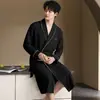 Bata de baño de lujo para hombre, abrigo estilo bata de baño para hombre, kimono de otoño e invierno, algodón puro de manga larga, se puede usar como ropa exterior, ropa de estar