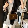 Bolso Cuadrado Pequeño de Caja Retro Simple Portátil Bolso de Mujer 2024 Nueva Moda Commuter Textura de Alta Gama Bolso de Hombro Cruzado