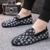 Novos Sapatos Masculinos Estilo Coreano Sapatos Masculinos da Moda Mocas Primavera Sapatos Casuais Sociais Slip-On