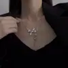 Dulce y Fresco Collar de Rosa con Lazo de Alta Gama, Cadena para Suéter de Estilo Fresco, Accesorios de Nicho, Tendencia de Joyería Hip-Hop Personalizada