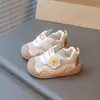 Sapatos para bebês e crianças pequenas para meninas, estilo primavera e outono, sapatos macios com sola antiderrapante para bebês, sapatos funcionais de malha respirável para meninos para crianças pequenas