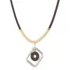Collar cuadrado de moneda estilo influencer con cordón de cuero negro, nuevo collar gargantilla de tubo curvo de la suerte estilo chino, accesorio de diseño nicho