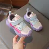 Zapatos Deportivos para Niñas 2024 Primavera/Otoño Estilo Nuevo Transpirables de Malla para Niños Zapatos de Papá Ligeros Antideslizantes para Niños Medianos y Grandes