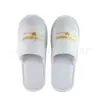 Pantuflas desechables para novias y damas de honor con letras en inglés, lentejuelas doradas, diseño de punta abierta, disponibles para venta al por mayor en Amazon