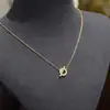Colar pequeno Q com franjas, pulseira de nariz de porco dourado em forma de V, círculo cravejado de diamantes, corrente para clavícula banhada a ouro rosa 18K, luxo leve para meninas