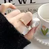 Anillo de Zirconia de Lujo Ligero Estilo Ins de Moda Versátil para Mujer, Simple y Único con un Toque de Alta Gama, Joyería de Diseño Abierto Ajustable