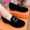 Zapatos Planos de Punta Redonda Otoño 2026 Nuevos de Piel Suave Hebilla Cuadrada Pedrería Slip-On Suela Suave Cómodos Versátiles Corte Profundo Zapatos para Mujer