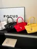 Bolso de mano de diseño nicho transfronterizo para mujer, nuevo bolso tipo cesta de moda 2026, bolso cubo versátil de hombro y cruzado