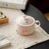Caneca de Cerâmica Rosa Claro com Peônia Pintada à Mão e Design em Camadas, Adequada para Uso no Escritório e em Casa, Caneca com Infusor de Chá