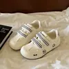 Zapatos Blancos de Velcro Estilo Coreano de Nicho para Mujer 2026 Verano Nuevos Planos Versátiles Lindos Estudiantes Casuales Zapatos de Entrenamiento Alemanes